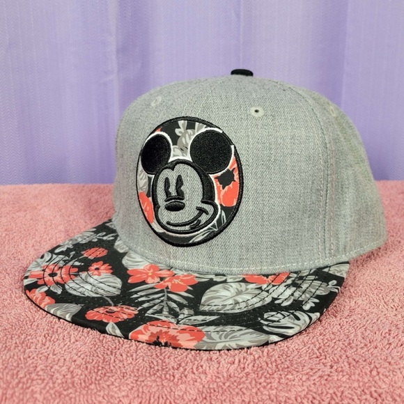 Disney Mickey Mouse SnapBack - Picture 1 of 4
